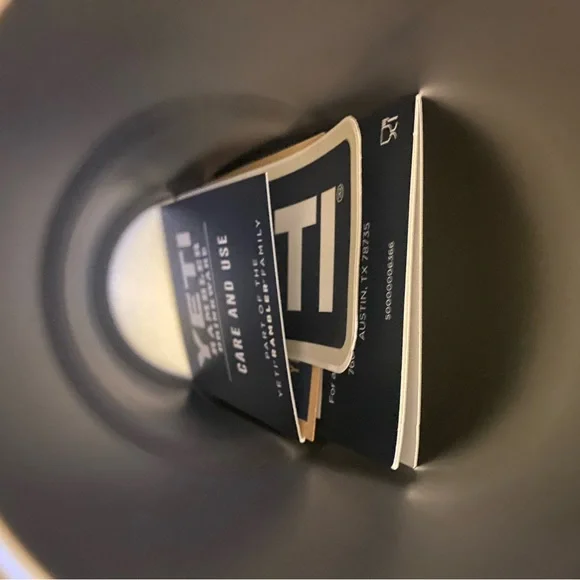 NWT YETI Rambler 20 oz Mug in Seafoam - Picture 10 of 11